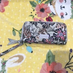 Vera Bradley wristlet wallet